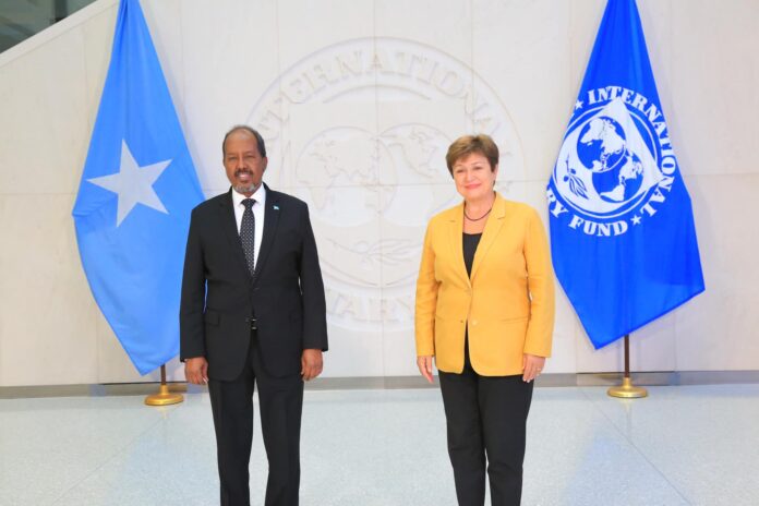 Madaxweyne Xasan Sheekh Maxamuud oo kulan la qaatay Madaxa Hay'adda Lacagta Adduunka Kristalina Georgieva bishii Sebtembar 2022.