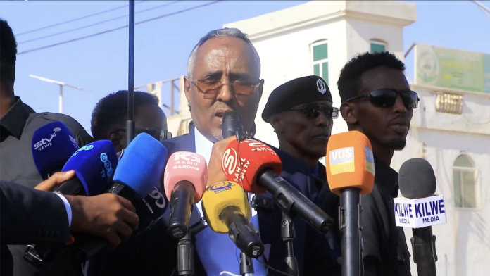 PHOTO: Abshir Omar Jama (Huruse) addresses media in Garowe on Monday moments after he resigned from his position as the Minister for Foreign Affairs.