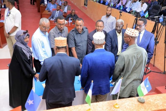 Members of the new Puntland MPs sworn-in on Monday in Garowe. Only one out of 66 newly sworn-in MPs is a woman.