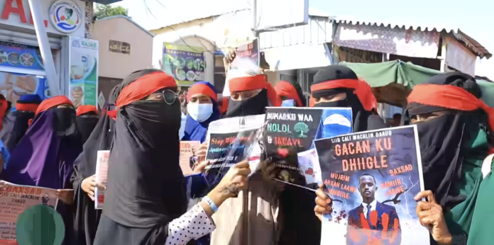 A crowd of predominantly female relatives assembled outside Digfer Hospital on Friday, where Luul's body was held, fervently calling for justice.