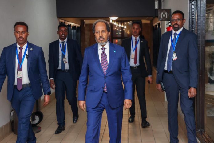Xasan Sheekh ayaa galabta isaga soo dhoofay magaalada Addis Ababa.