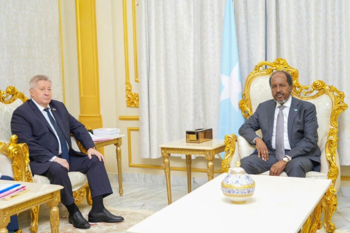 Hassan Sheikh meets Russian ambassador to Djibouti in Mogadishu on Tuesday. | PHOTO/OFFICIAL.