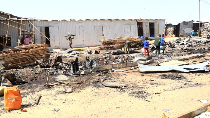 Al-Shabaab ayaa weeraray suuqyo ku yaalla duleedka Muqdisho.