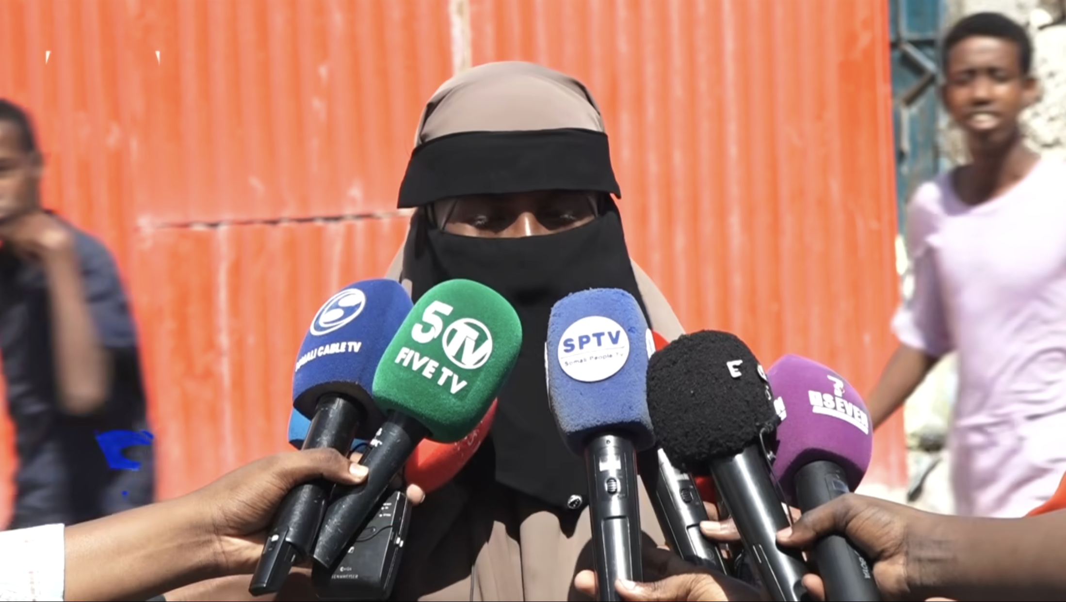 Another survivor, 28-year-old Ismahan Ali Yusuf, who sells tea at her tea shop near the restaurant, an alternative for those who couldn't afford the expensive hotel tea, survived as she was the first to run.