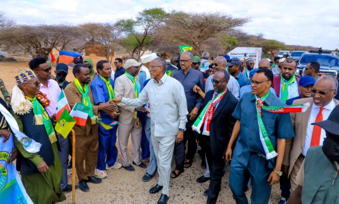 Somaliland president, Muse Bihi Abdi tours Aynabo and Oog ahead of the November 13 election.