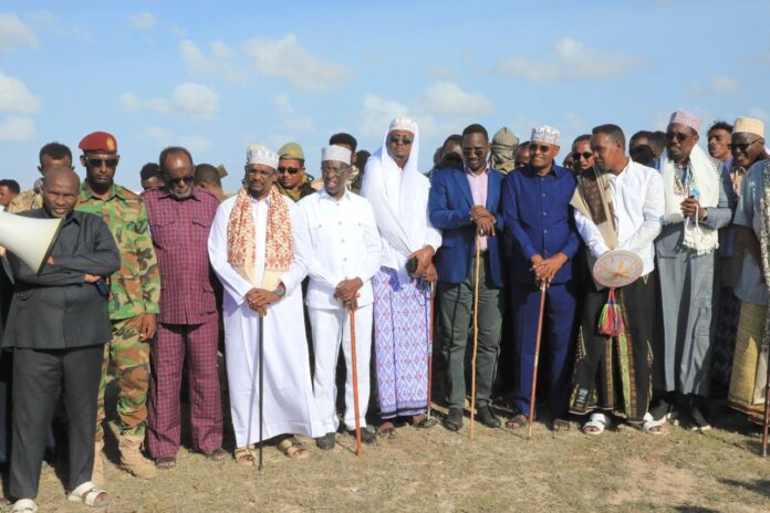 President Sharif attends the final peace agreement ending the clan conflict in Middle Shabelle region