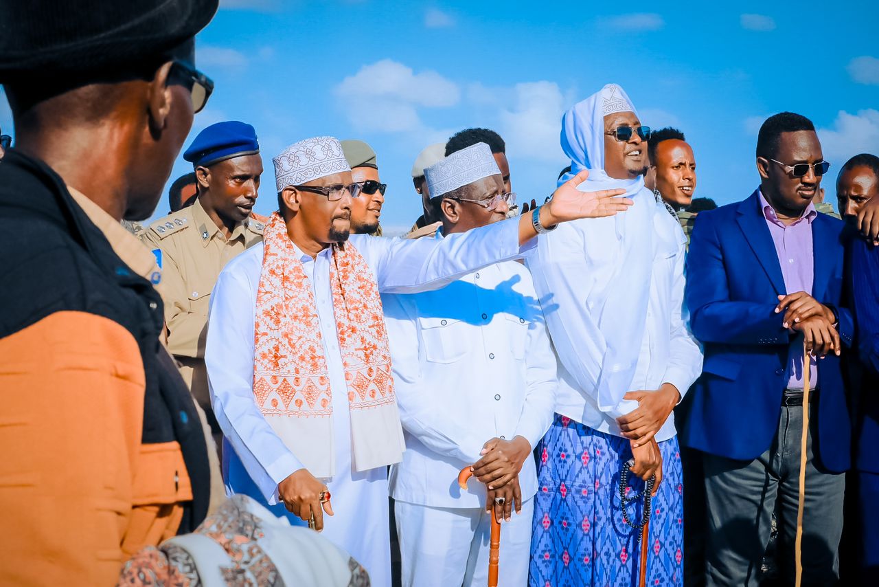 The two leading clan elders of the Abgaal clans, Imam Daahir Mahamud and Ugaas Mahamud Ali Ugaas, issued a stern warning to the militia that no furher bloodshed will be tolerated.