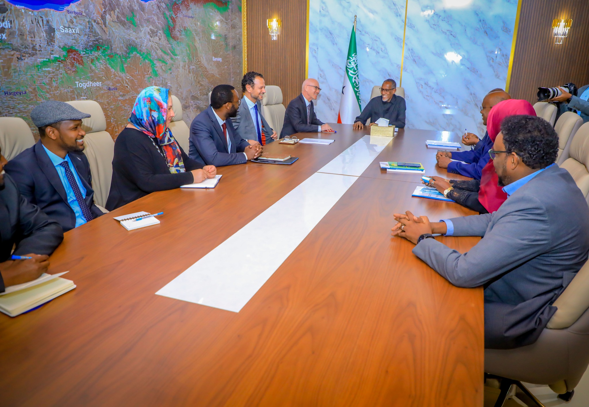 The United Nations Special Envoy to Somalia, Ambassador James Swan, continued his diplomatic tour in the region, meeting with President Muse Bihi Abdi and members of his cabinet in Hargeisa on Saturday.