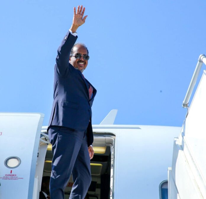 Madaxweyne Xasan Shiikh oo dalka Uganda uga qeyb galaya shir dhaqaale loogu raadinayo Ciidanka AUSSOM