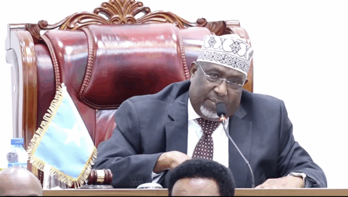 Guddoomiyaha Golaha Shacabka, Sheekh Aadan Madoobe.