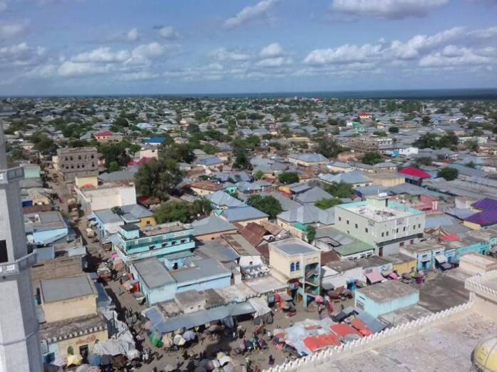 Wararka ka imaanaya magaalada Baydhabo ee xarunta gobalka Baay oo sheegaya in qarax lala beegsaday ciidamo Itoobiyaan ah