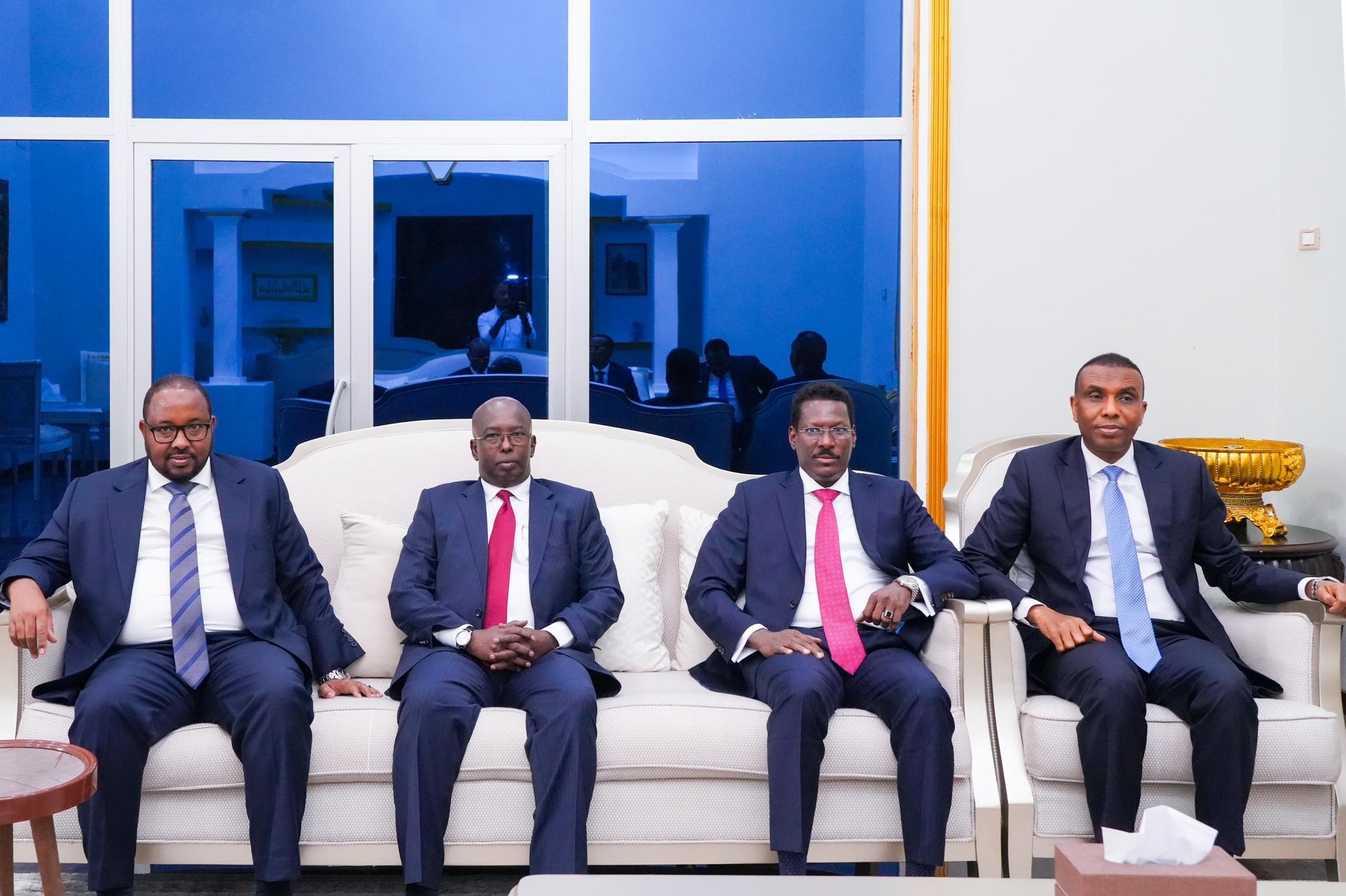 Hoggaamiyaha SSC-Khaatumo Firdhiye, oo maamulkiisu raadinayay aqoonsi uu ka helo Dowladda Federaalka si ay Khaatumo u noqoto maamul goboleed ka tirsan federaalka, ayaa markii ugu horreysay ka qeyb galay shirka Madasha. Hoggaamiyaha SSC-Khaatumo Firdhiye, oo maamulkiisu raadinayay aqoonsi uu ka helo Dowladda Federaalka si ay Khaatumo u noqoto maamul goboleed ka tirsan federaalka, ayaa markii ugu horreysay ka qeyb galay shirka Madasha.