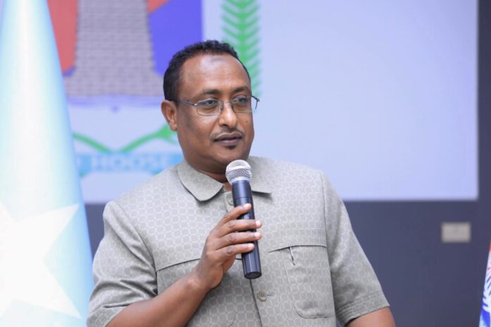 Duqa Muqdisho oo isbadal ku sameeyay Agaasimeyaasha gobolka