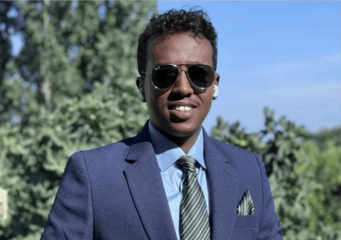 Maxamed Cabdimajiid Samatar, oo ah arday Soomaali ah oo dhigta Master, kuna sugnaa magaalada Istanbul ee dalka Turkiga ayaa la musaafuriyay.