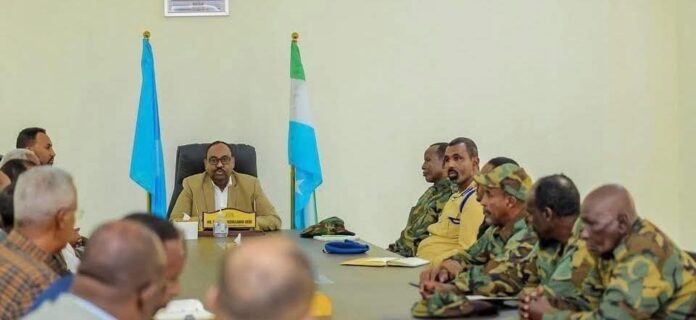 Madaxweynaha Puntland oo la kulmay saraakiisha Ciidanka maamulkaasi