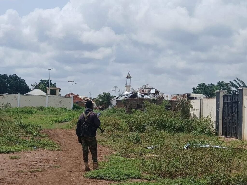 Shabaab ayaa Axaddii qabsaday deegaanada Sabiid iyo Caanoole oo 35km kaliya u jira Muqdisho.