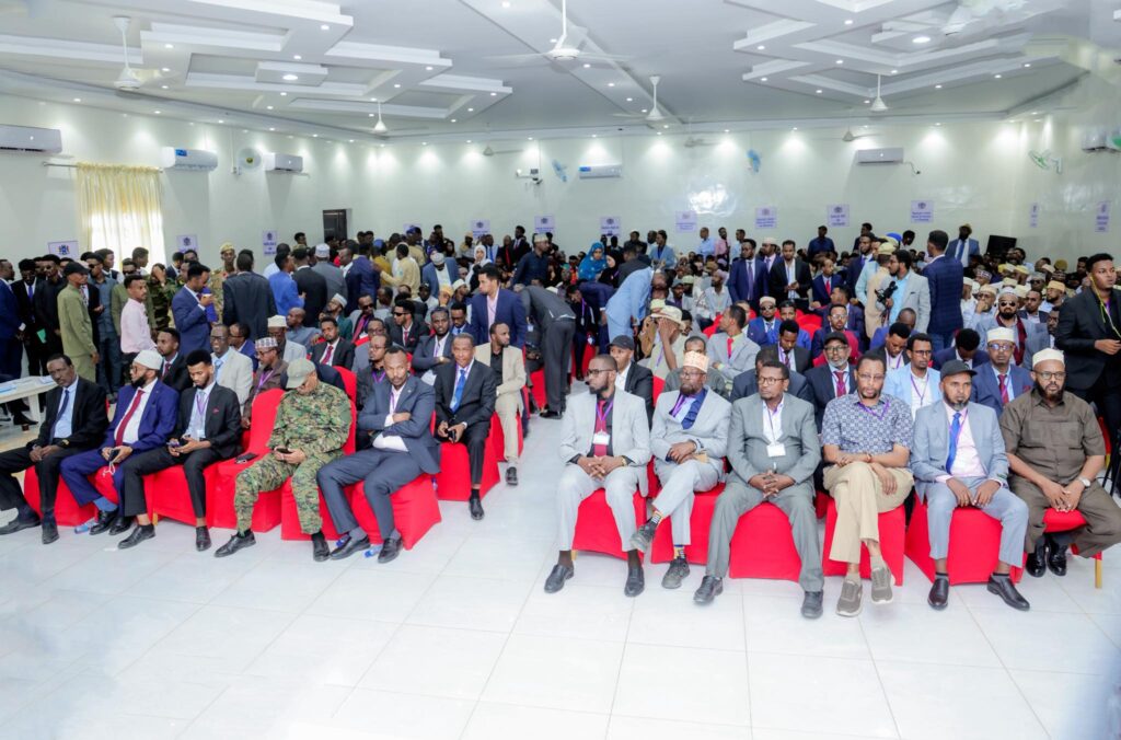 Doorashada hoggaanka Maamulka Waqooyi Bari ayaa ka dhacday Laascaanood.