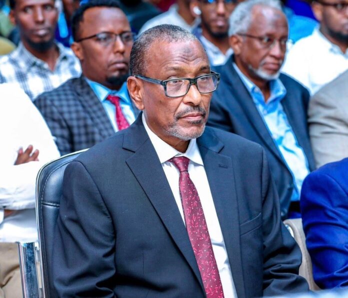5 Bil kaddib Xildhibaan Afweyne oo iska casilay xubinnimadii Baarlamaanka Soomaaliya