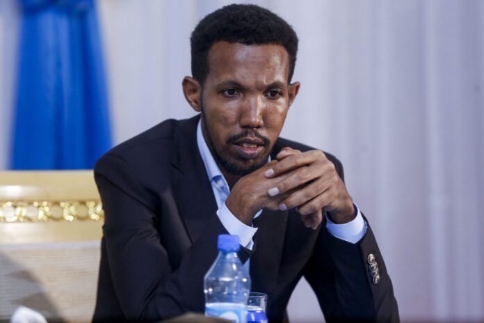 Xildhibaan Yaasiin Fareey oo ka hadlay howlgallada ay dowladdu ku hayso suuqyada Muqdisho