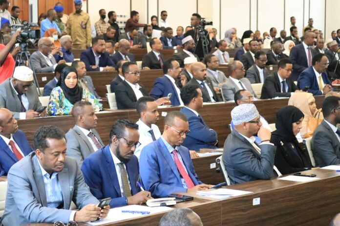 Guddoonka Baarlamaanka oo shaaciyay xilliga la furayo Kalfadhiga 7-aad