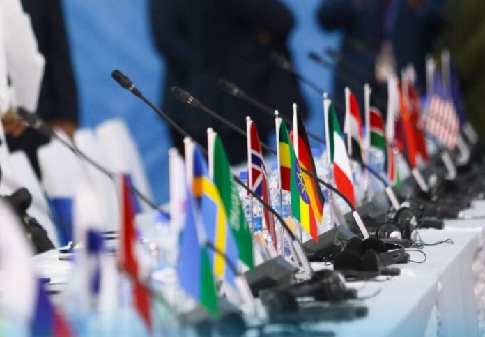 Beesha Caalamka oo Dowladda Federaalka & Mucaaradka kala hadlaysa sidii xal looga gaari lahaa khilaafka siyaasadeed ee ka dhex jira