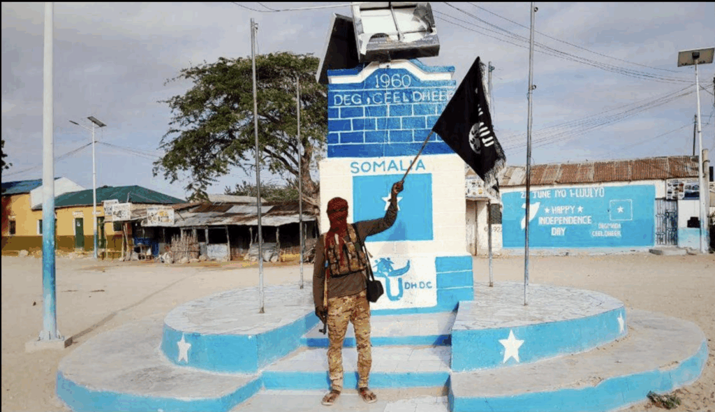 Al-Shabaab oo hub, gaadiid iyo askar ku qabsaday Ceeldheer.