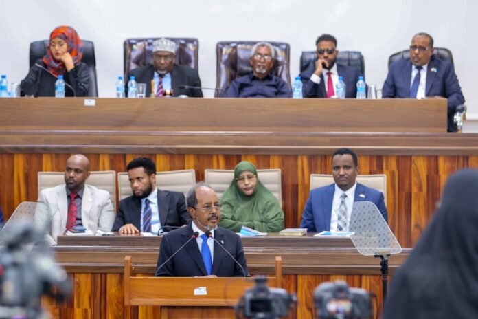 Madaxweyne Xasan Sheekh oo codsaday in dib loo dhigo Kalfadhiga 7-aad ee Baarlamaanka