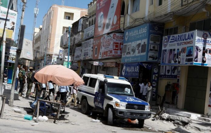 Ganacsiga suuqa Bakaraha oo qarka u saaran in uu xermo
