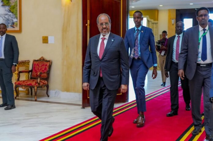 Madaxweynaha soomaaliya oo u safray dalka Qadar