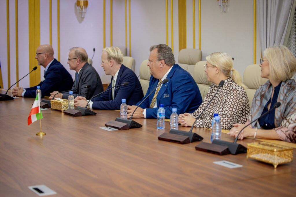 Xildhibaano Sweden oo booqasho ku jooga Somaliland