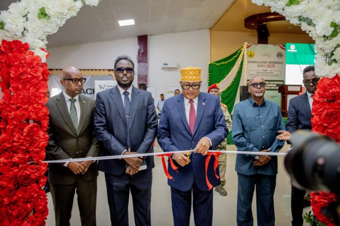 Madaxweyne Cirro oo furay bandhigga macdanta Somaliland.