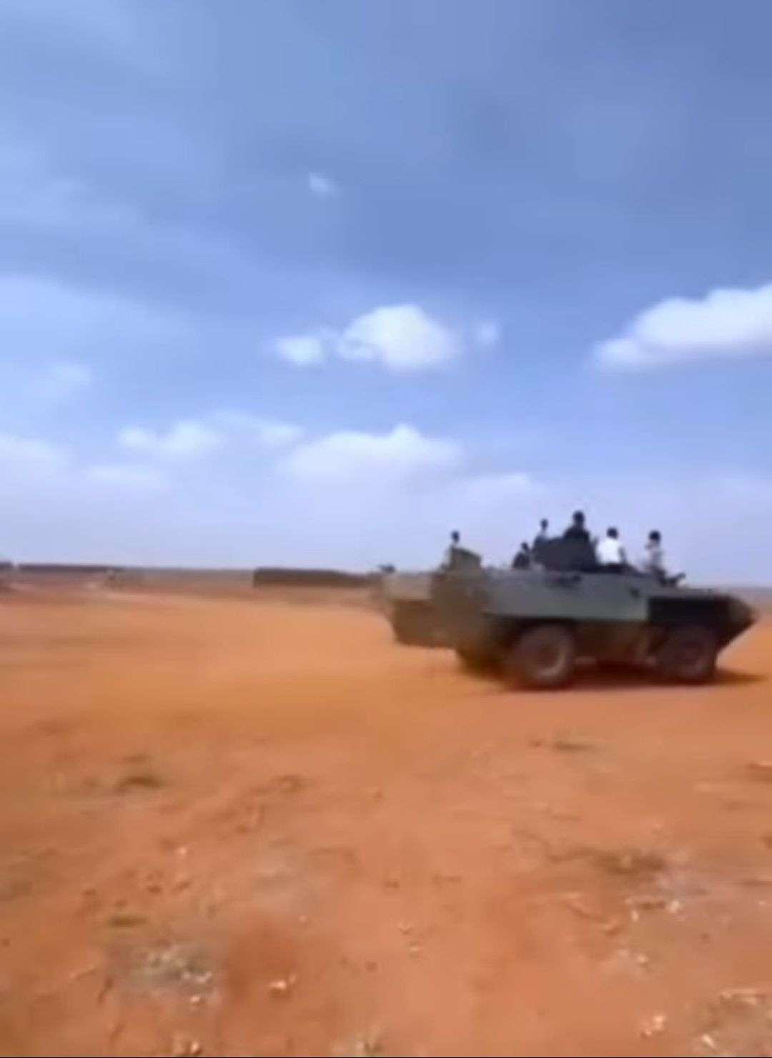 Maleeshiyaadka Galgaduud oo adeegsanaya gawaarida gaashaaman