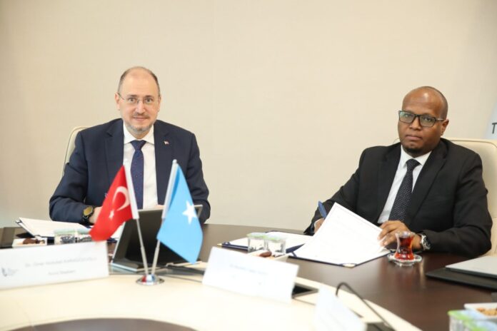 Soomaaliya & Turkiga oo ku heshiiyay in ay iska kaashadaan Isgaarsiinta Elektarooniga ah