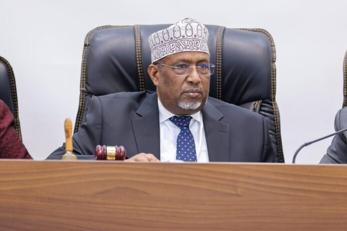 Guddoonka Golaha Shacabka oo hor istaagay in ay Muqdisho ka dhoofaan Xildhibaanno u socday Garoowe