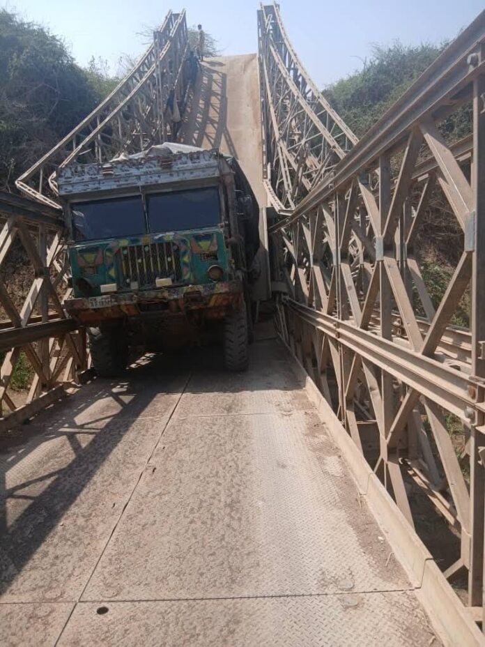 Buundada Sabiid & Caanoole oo la duntay Gaari Xamuul ah