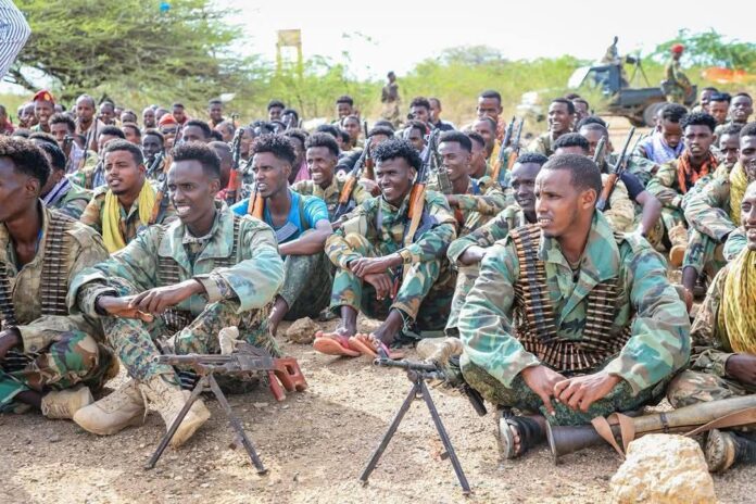 Baydhabo oo lagu diyaarinaayo maleeshiyo.