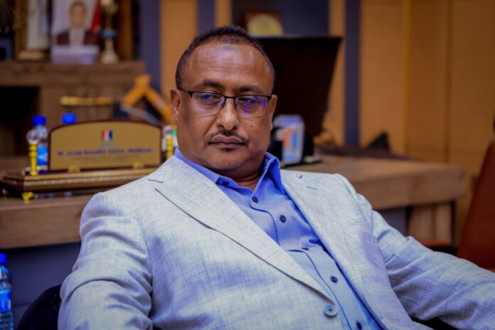 Mungaab oo xilka ka qaaday Guddoomiyeyaal ku soo baxay Doorasho qof iyo cod ah!