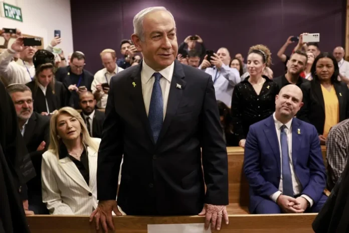 Benjamin Netanyahu oo Maxkamad kasoo muuqday