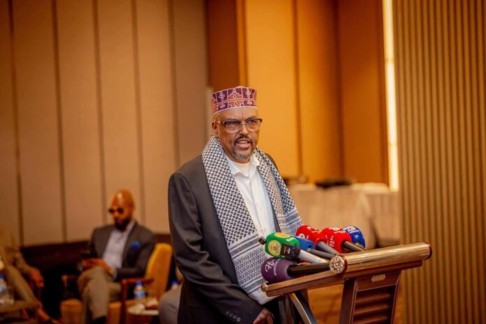 Suldaan Abuubakar Wabar Cilmi oo ah suldaanka guud ee beesha Samaroon (Gadabuursi).