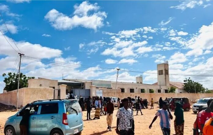 Askari katirsan ciidanka Puntland oo Gobolka Nugaal ku dhaawacay Arday Imtixaan u fadhisay
