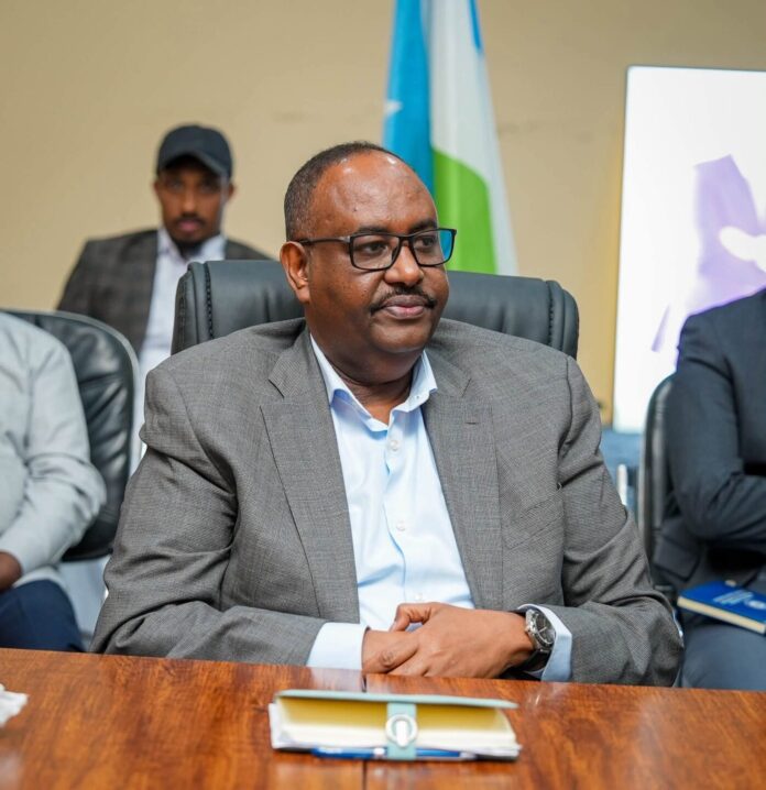 Deni oo ku dhawaaqay in uusan mar saddexaad u tartami doonin madaxtinimada Puntland