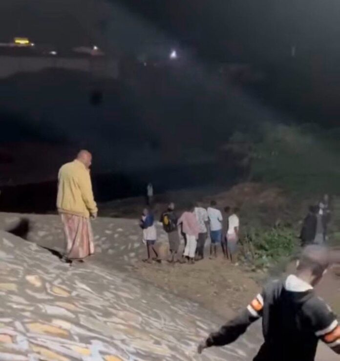Buulo Eelaay oo Burburin Xoogan ka Socoto, Shacabka oo Guryahooda Laga Barakicinayo