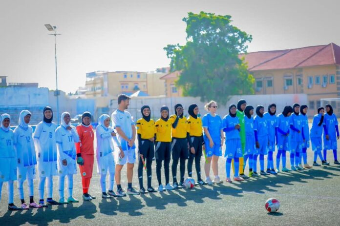 Muqdisho: Marti ka timid UK oo kubad la ciyaartay xulka haweenka Soomaaliyeed+Sawirro