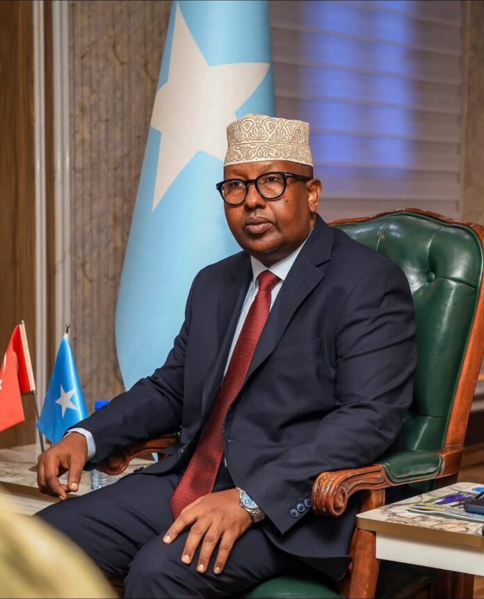Xiisadda Soomaaliya iyo Kenya oo saameyn ku yeelatay safarrada qaar ka mid ah mas’uuliyiinta
