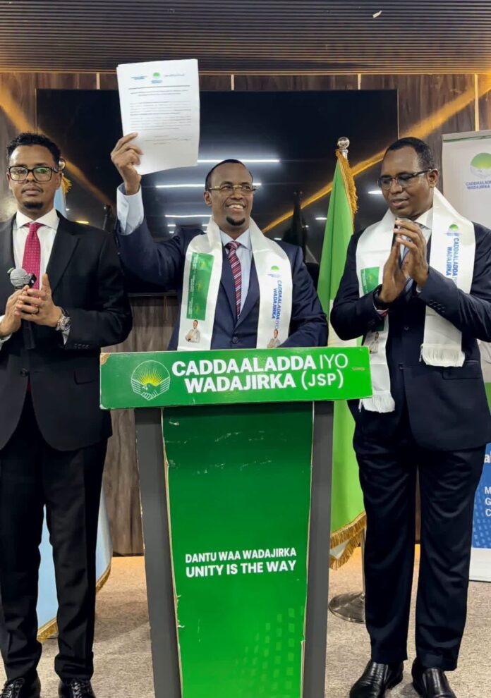 Cali Guudlaawe oo la guddoonsiiyay kaarka musharraxnimada JSP ee Hirshabeelle