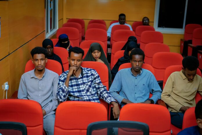 Ypeer Somalia oo Garoowe ku qabatay kulan looga hadlay dhaqaalaha buluugga ah ee Soomaaliya+Sawirro