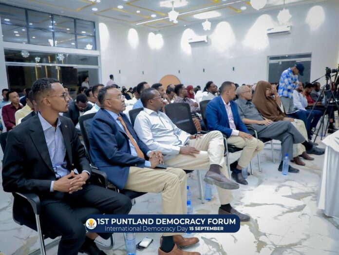 Garoowe oo lagu daahfuray Madasha Dimuqraadiyadda Puntland+Sawirro