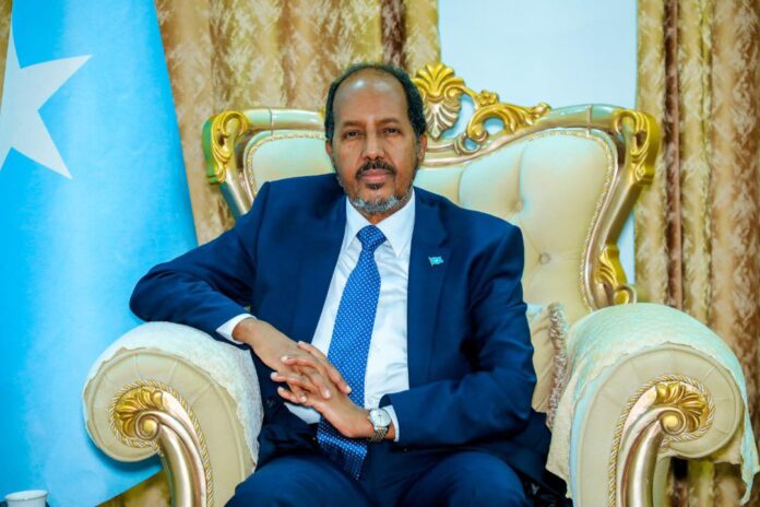 Dhaliil loo jeediyey Xasan Sheekh oo la xiriirta sharciyadda hoggaanka iyo nidaamka siyaasadeed ee Soomaaliya