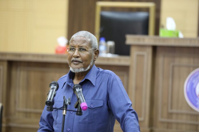Muuse Suudi oo lagu eedeeyay inuu feeray wariye ka Howlgala Muqdisho