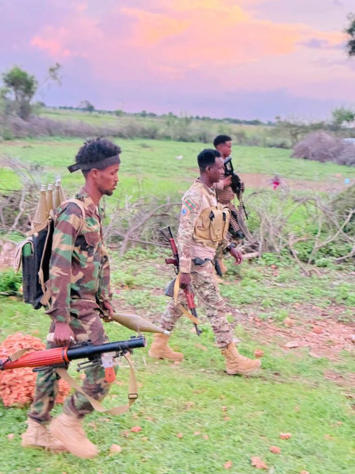 Dagaal culus oo ka dhacay inta u dhexeysa Leego iyo Buurhakaba, gaadiid ciidan oo la sheegay in AS ay qabsadeen